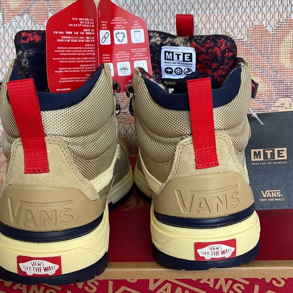 Vans Men’s Ultrarange Exo
Taos Taupe
VN0A4BVSYUU
Sneakers Boots - Picture 14 of 16